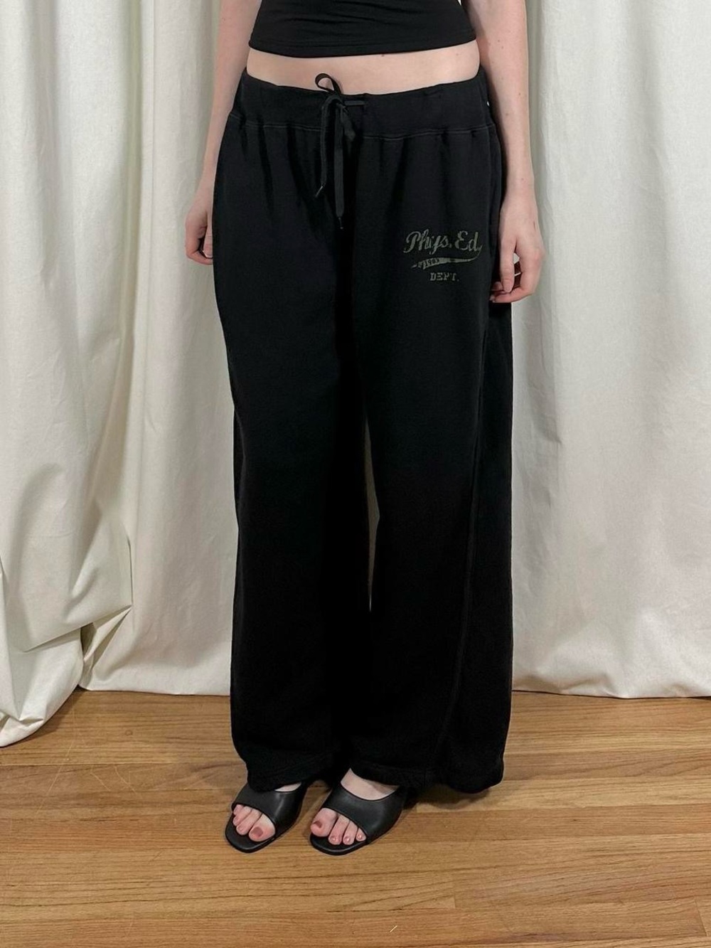 Wide Leg Baggy Sweatpants - Picture 3 of 8